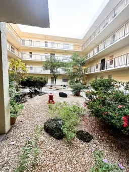 Picture of 2831 Somerset Dr 416, Lauderdale Lakes, FL 33311