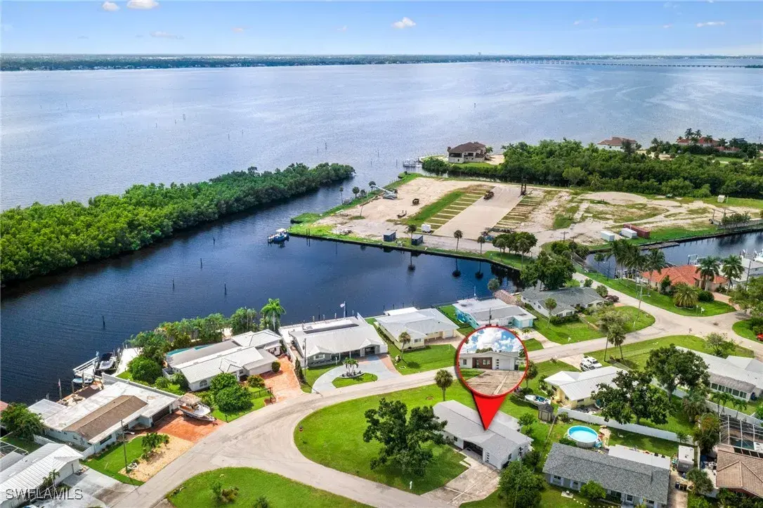 Picture of 1703 Marina Ter, North Fort Myers, FL 33903