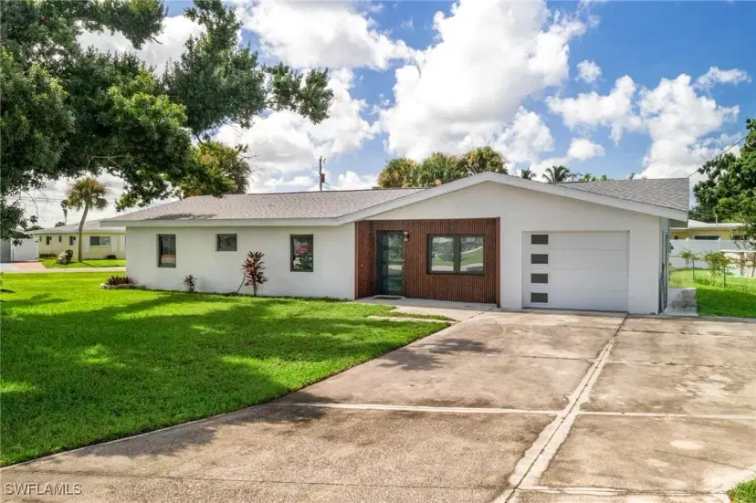 Picture of 1703 Marina Ter, North Fort Myers FL 33903