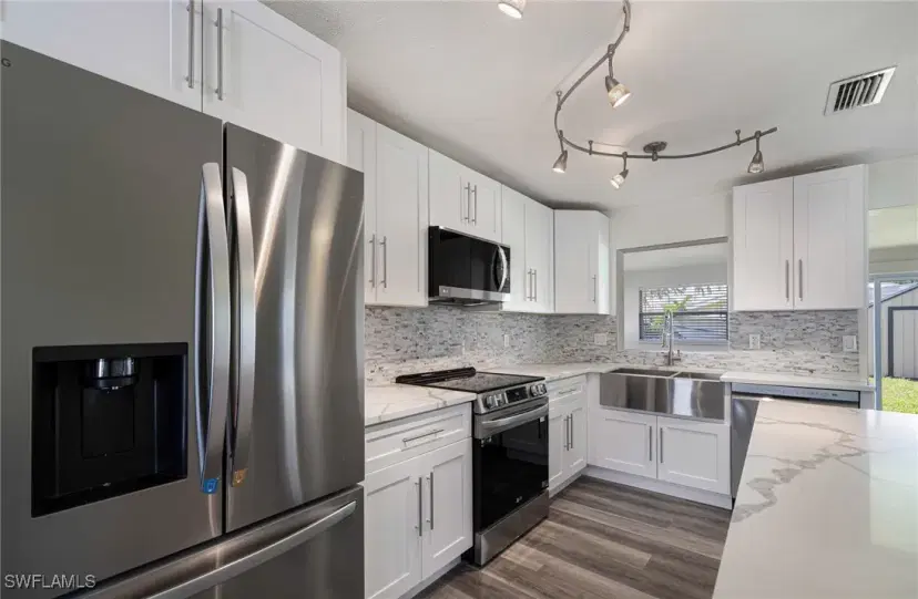 Picture of 1703 Marina Ter, North Fort Myers FL 33903