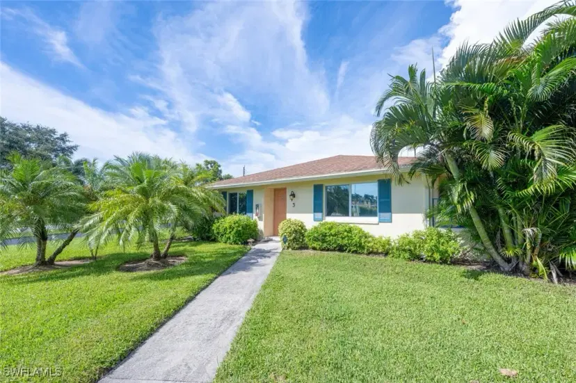 Picture of 385 Palm Dr 1733, Naples FL 34112