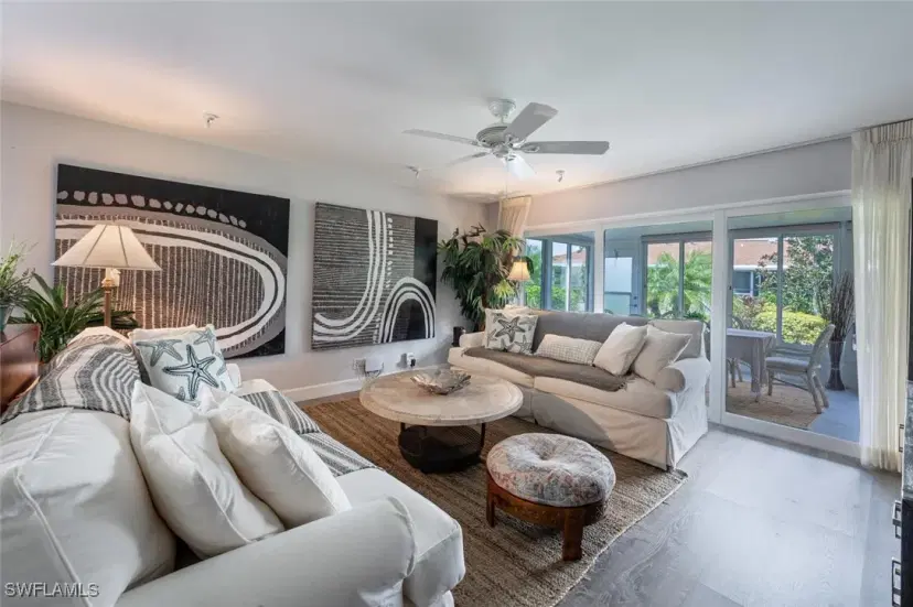 Picture of 385 Palm Dr 1733, Naples FL 34112