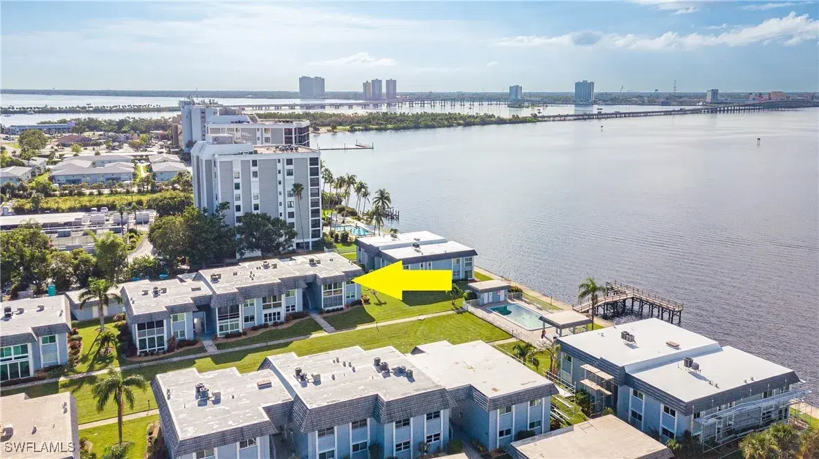Picture of 3374 N Key Dr 5, North Fort Myers, FL 33903
