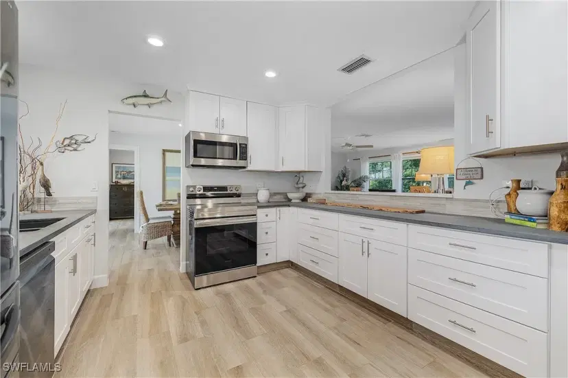 Picture of 5223 Sunset Ct, Cape Coral FL 33904