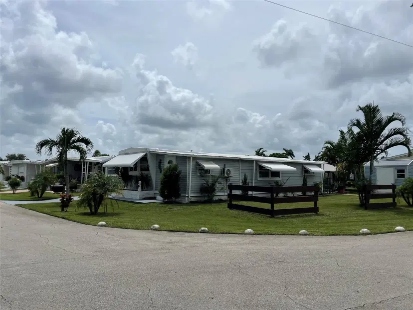 Picture of 1601 SW 83Rd Ave, Davie FL 33324