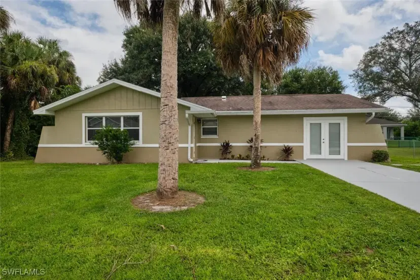 Picture of 2321 Thurlow St, Alva FL 33920