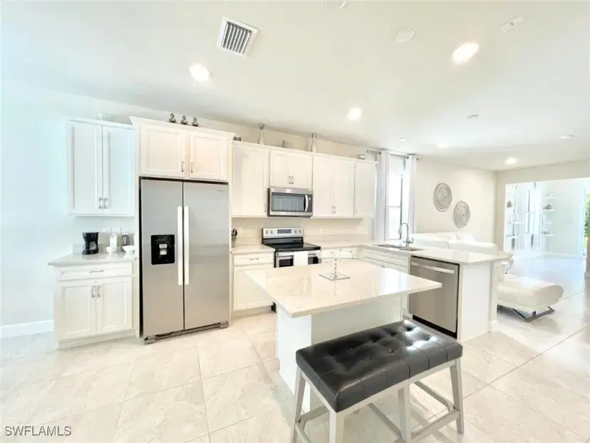 Picture of 9525 Bexley Dr, Fort Myers FL 33967