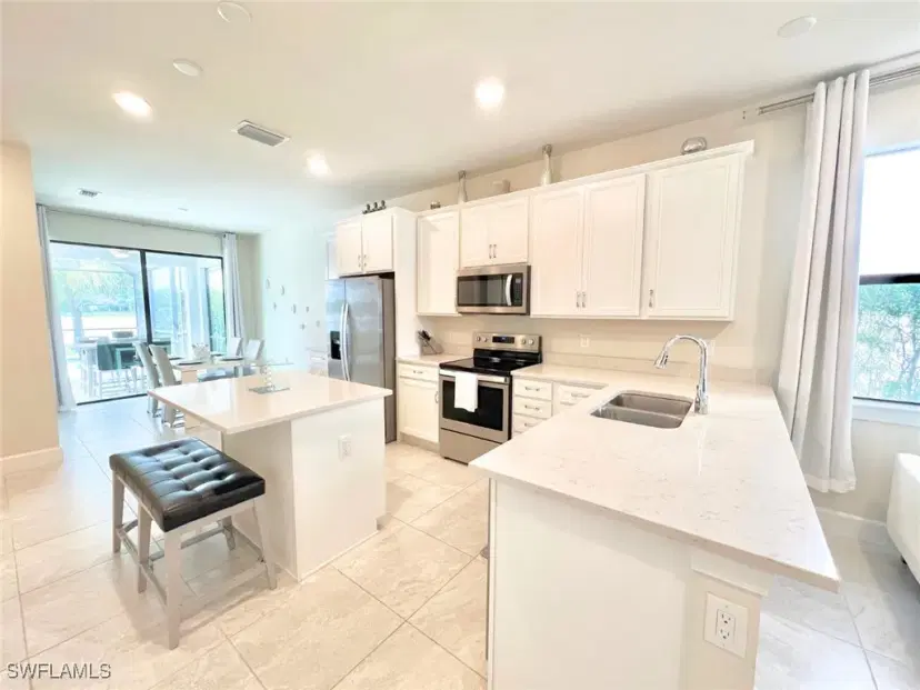 Picture of 9525 Bexley Dr, Fort Myers FL 33967