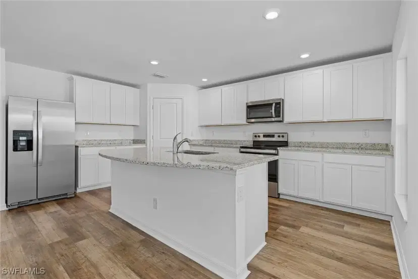 Picture of 821 Gen D Macarthur Ave, Labelle FL 33935