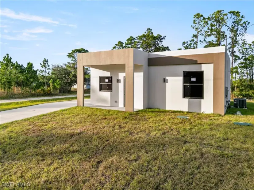 Picture of 1028 Milwaukee Blvd, Lehigh Acres FL 33974