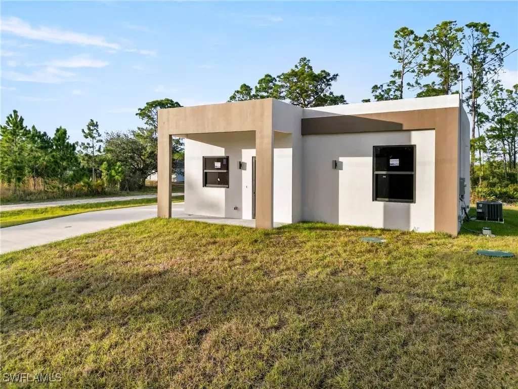 Picture of 614 Locust Ave S, Lehigh Acres, FL 33974