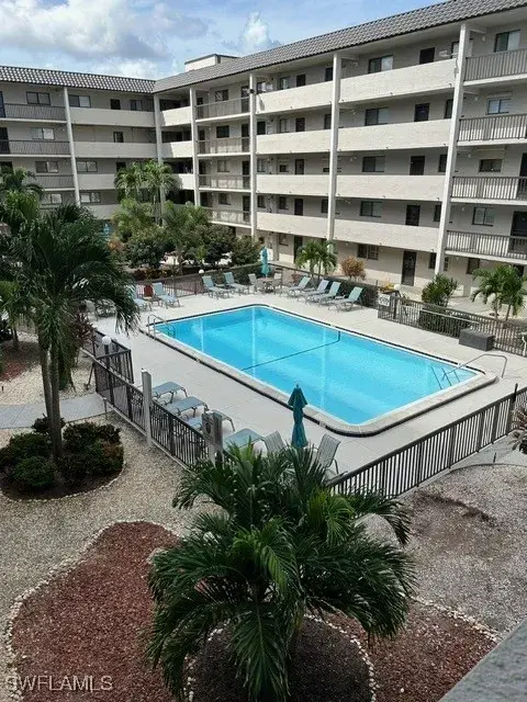 Picture of 2121 Collier Ave 312, Fort Myers FL 33901