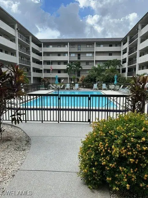 Picture of 2121 Collier Ave 312, Fort Myers FL 33901