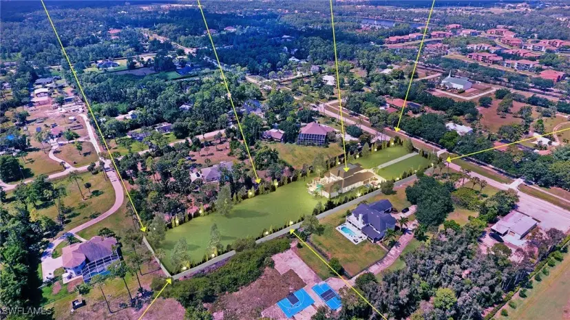 Picture of 2272 Oakes Blvd, Naples FL 34119