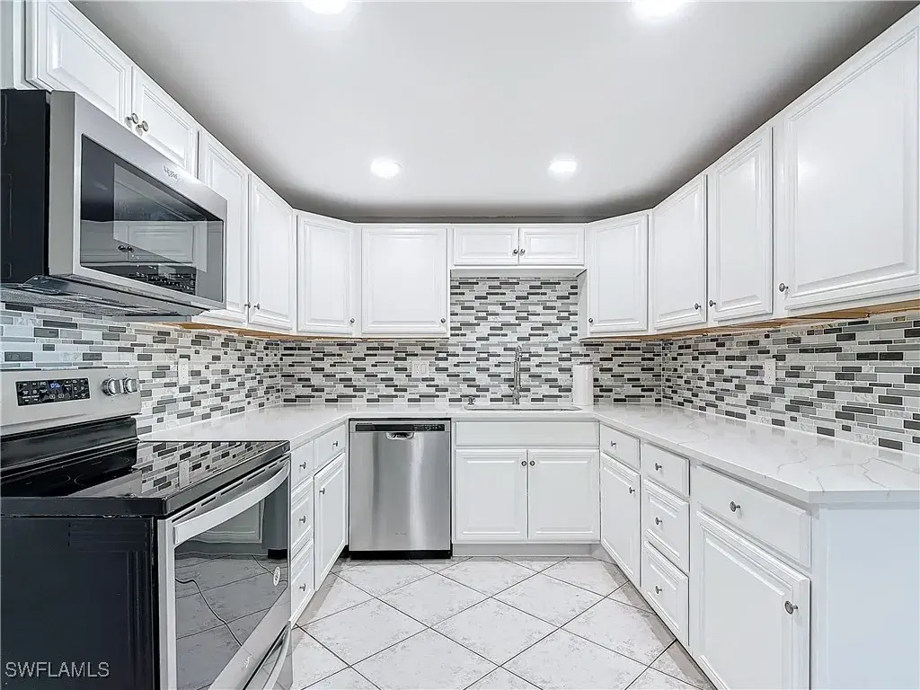 Picture of 4802 Albacore Ln, Fort Myers, FL 33919
