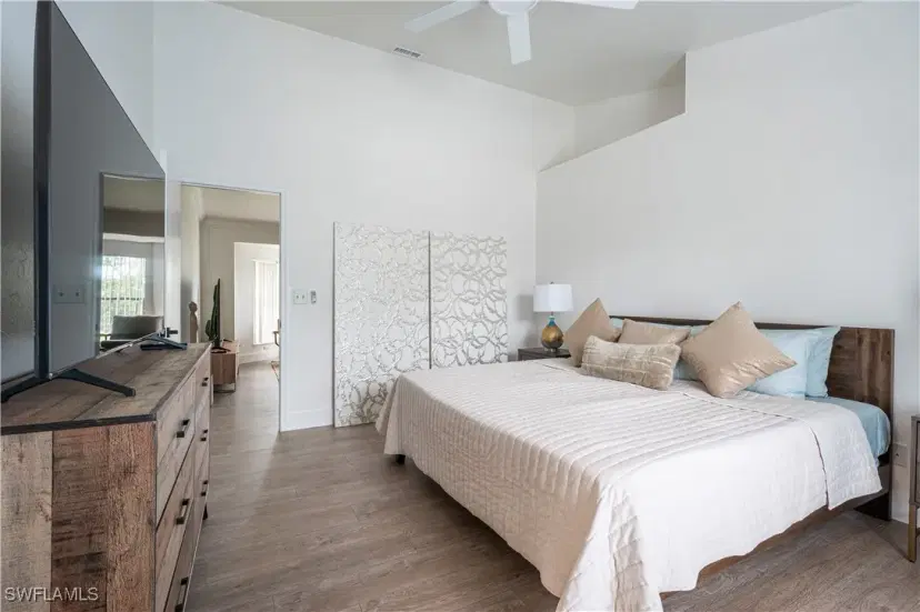 Picture of 507 14Th St N, Naples FL 34102