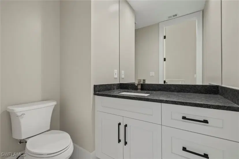 Picture of 164 Colonade Cir 1307, Naples FL 34103
