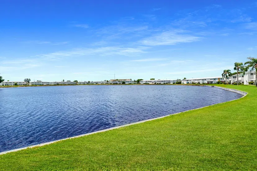 Picture of 1112 Lake Terrace 111, Boynton Beach FL 33426