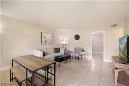 Picture of 3325 Airport Rd N U4, Naples, FL 34105