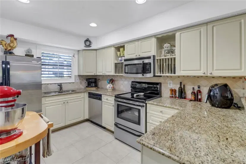 Picture of 2154 Arbour Walk Cir 2514, Naples FL 34109