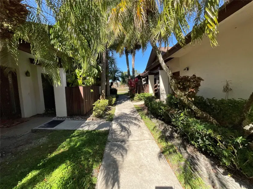 Picture of 2556 Carambola Cir 1843, Coconut Creek FL 33066