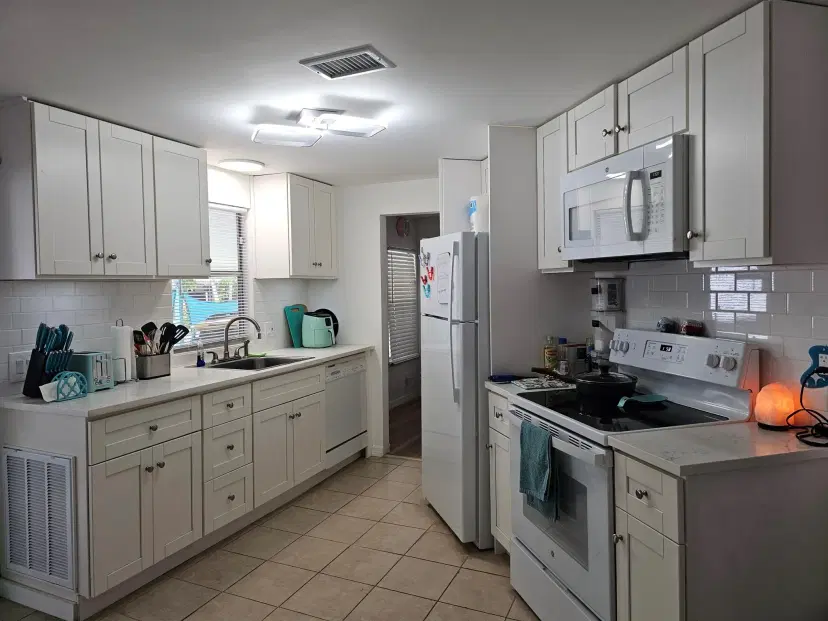 Picture of 10550 W State Rd 84 92, Davie FL 33324