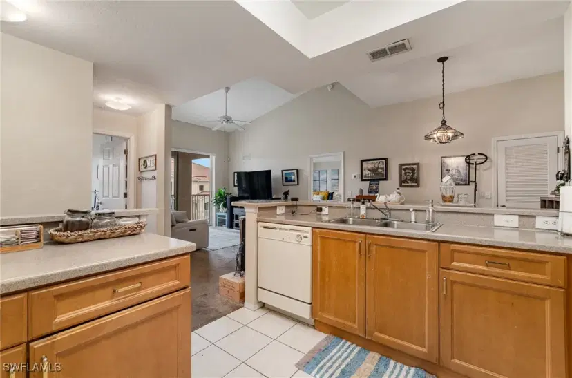 Picture of 9025 Colby Dr 2120, Fort Myers FL 33919