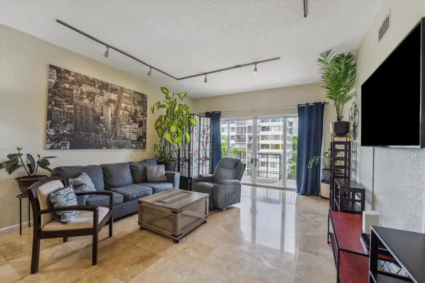 Picture of 1640 Presidential Way 507, West Palm Beach FL 33401