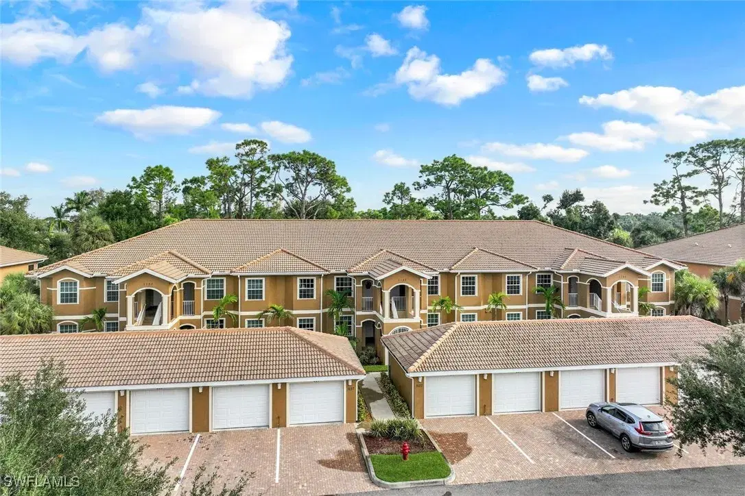 Picture of 1137 Winding Pines Cir 106, Cape Coral, FL 33909