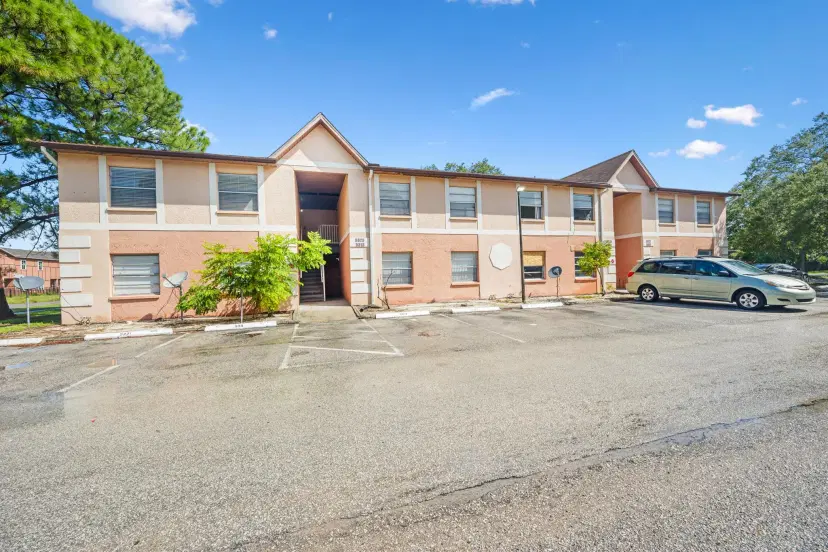 Picture of 5321 Pinewood Drive Ne 10, Palm Bay FL 32905