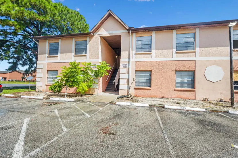 Picture of 5321 Pinewood Drive Ne 10, Palm Bay FL 32905