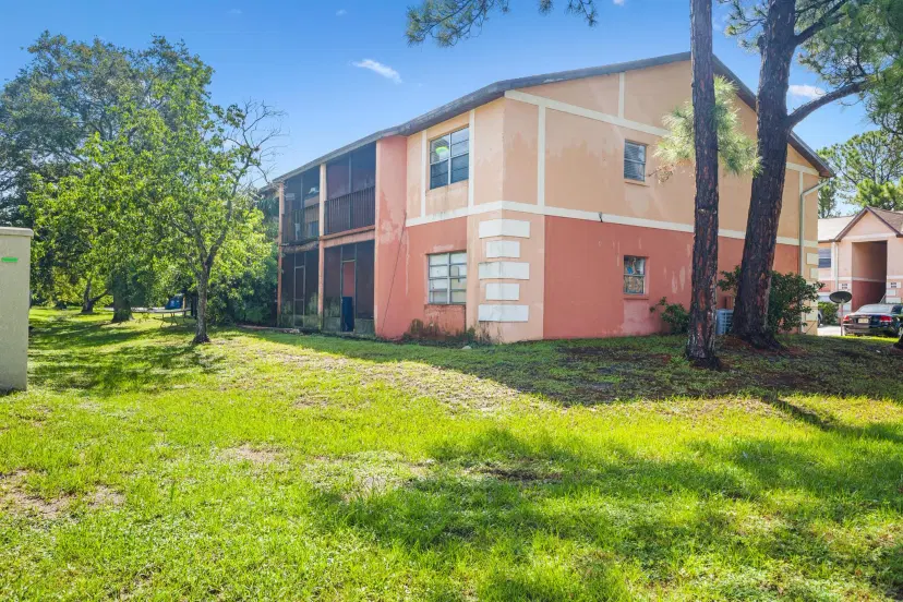 Picture of 5321 Pinewood Drive Ne 10, Palm Bay FL 32905