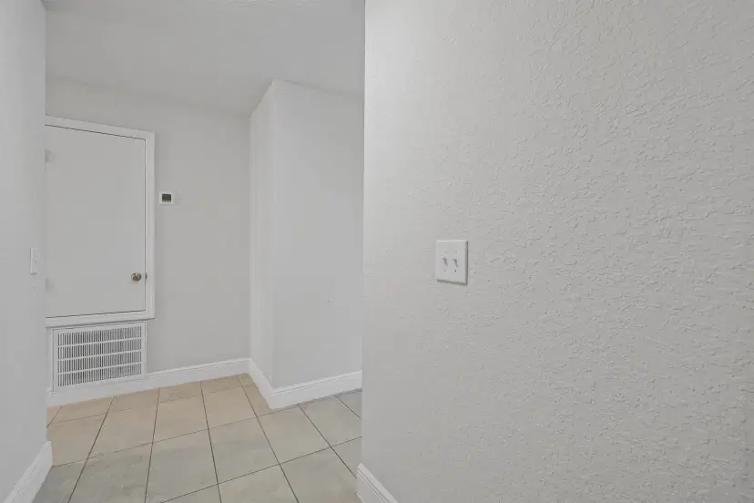 Picture of 5321 Pinewood Drive Ne 10, Palm Bay FL 32905