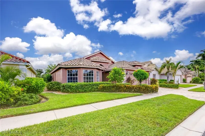 Picture of 8460 Indian Wells Way, Naples FL 34113