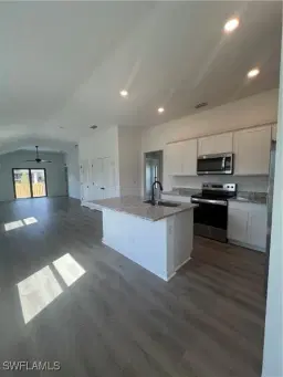Picture of 170 Blackstone Dr, Fort Myers, FL 33913