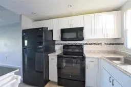 Picture of 7991 N Sunrise Lakes Dr N 109, Sunrise, FL 33322