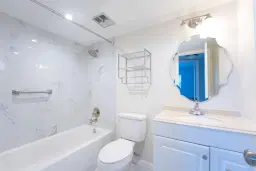 Picture of 7991 N Sunrise Lakes Dr N 109, Sunrise, FL 33322