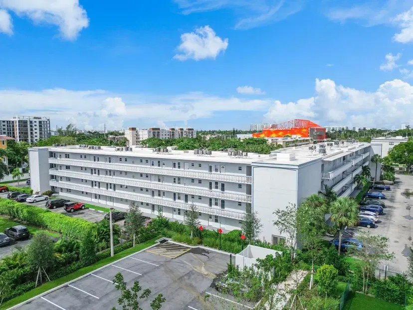 Picture of 608 NE 2Nd St 241, Dania Beach FL 33004