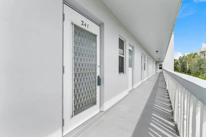 Picture of 608 NE 2Nd St 241, Dania Beach FL 33004