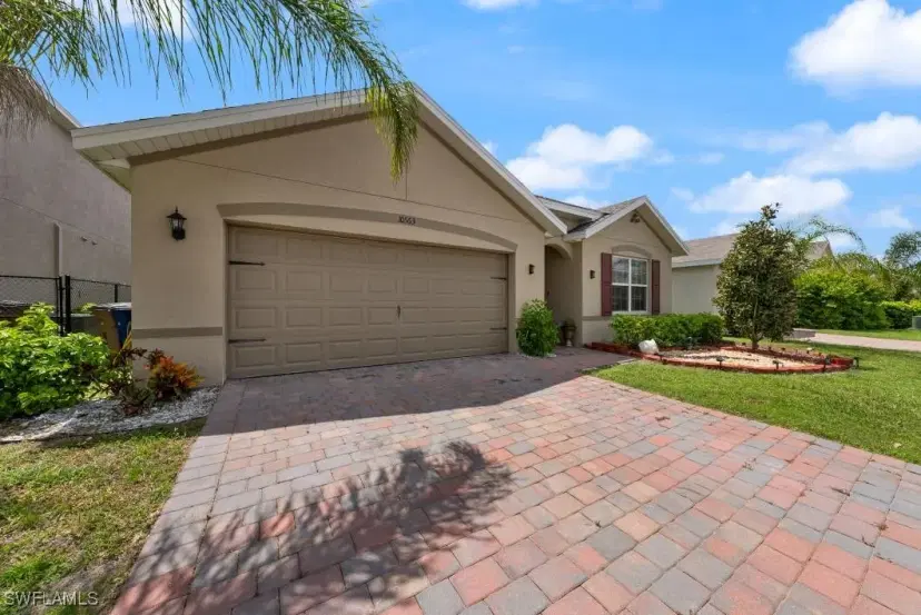 Picture of 10563 Crossback Ln, Lehigh Acres FL 33936
