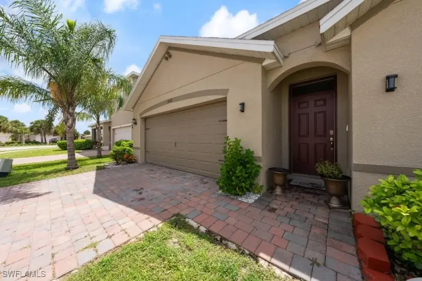 Picture of 10563 Crossback Ln, Lehigh Acres FL 33936