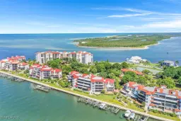 Picture of 334 La Peninsula Blvd 334, Naples, FL 34113