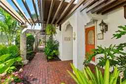 Picture of 505 Tierra Mar Ln W 48, Naples, FL 34108