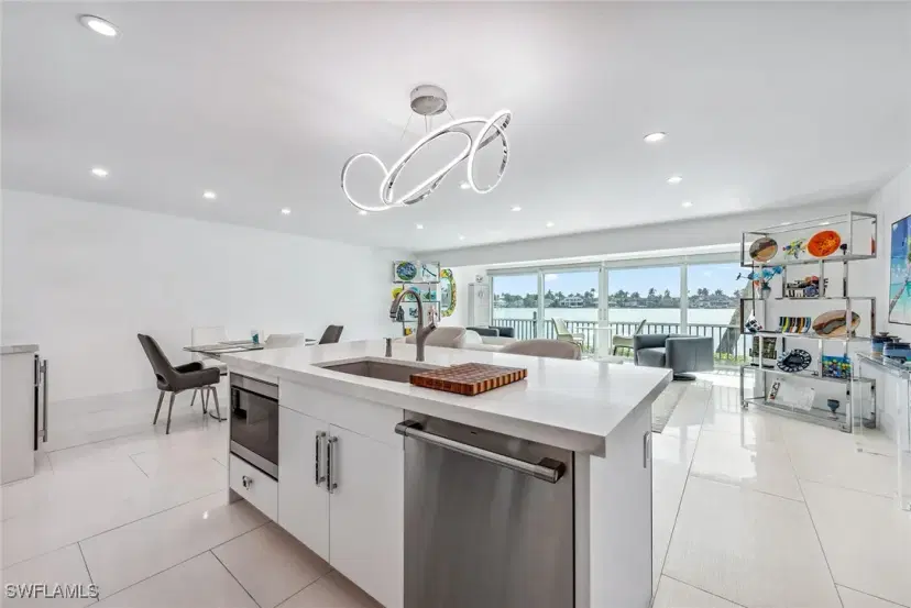 Picture of 2800 Gulf Shore Blvd N 101, Naples FL 34103