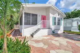 Picture of 1031 Crystal Lake Dr, Naples, FL 34120