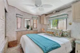 Picture of 1031 Crystal Lake Dr, Naples, FL 34120