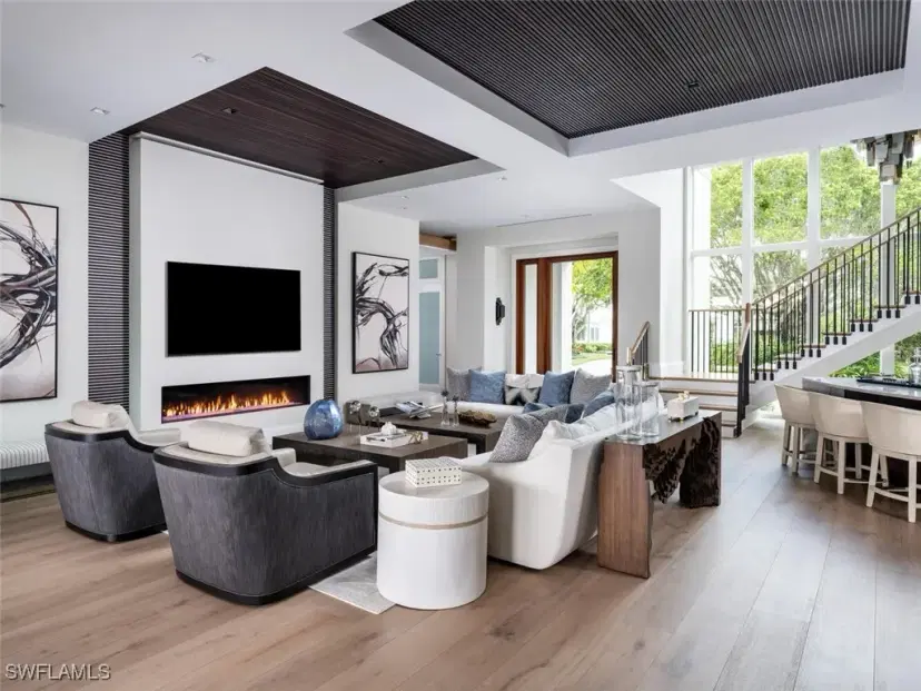 Picture of 3131 Gin Ln, Naples FL 34102