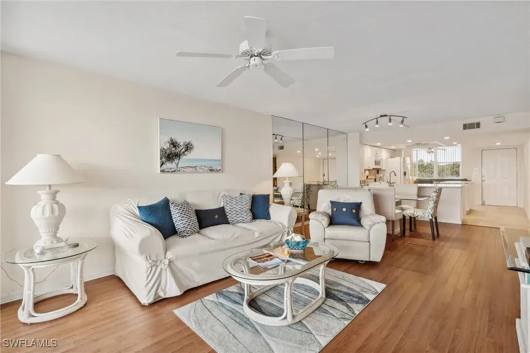 Picture of 290 Naples Cove Dr 2604, Naples, FL 34110