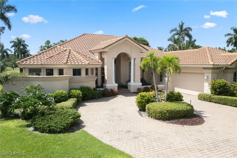 Picture of 530 Harbour Dr, Naples FL 34103