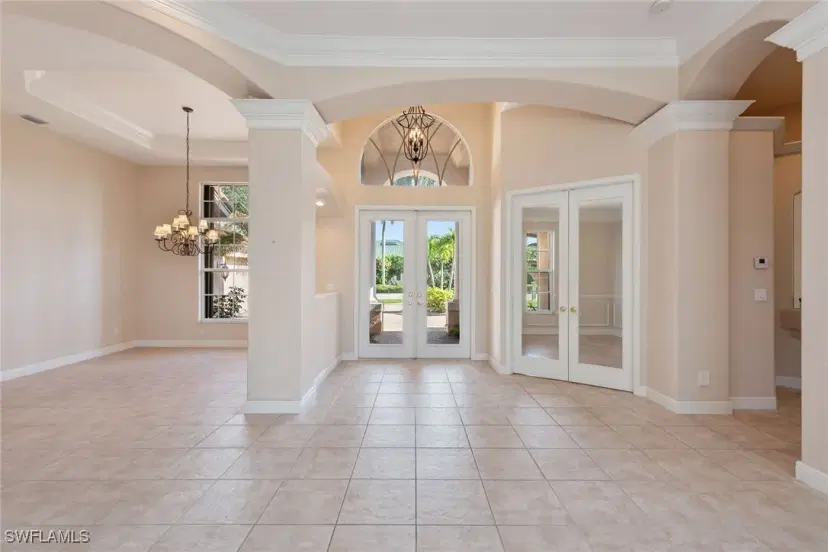 Picture of 530 Harbour Dr, Naples FL 34103
